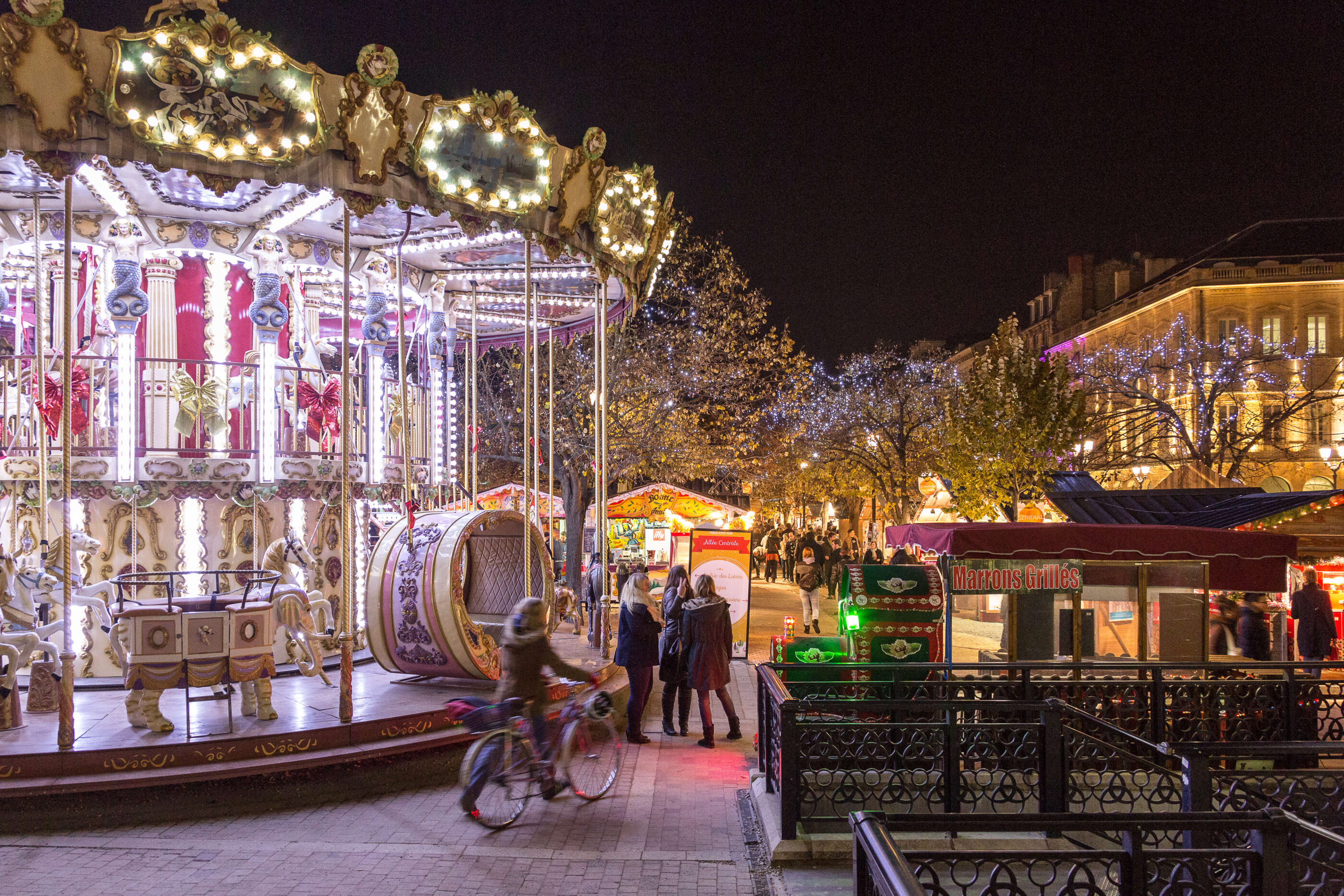 enfants vacances noël manège