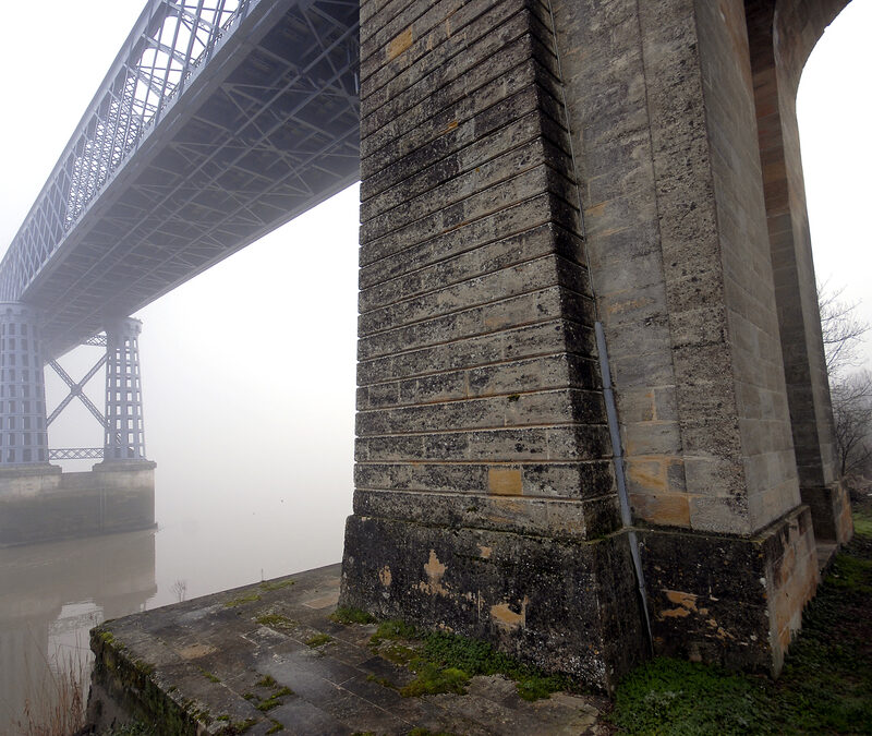 Passerelle Eiffel Garonne