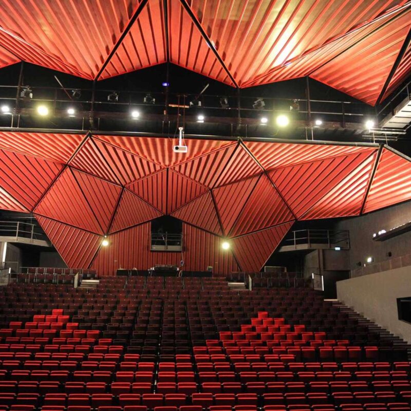 Salle de 650 places assises dans le Rocher de Palmer