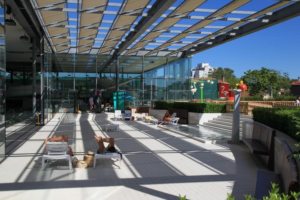 Quelle piscine avec les enfants à Bordeaux